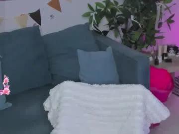 Freechat lilybelll on Chaturbate