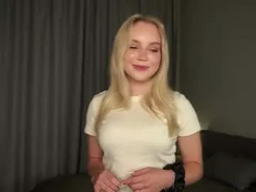 lipswithsmileonthem on Chaturbate