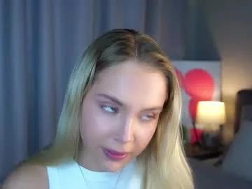 lipswithsmileonthem on Chaturbate