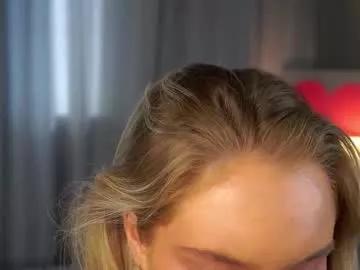 lipswithsmileonthem on Chaturbate