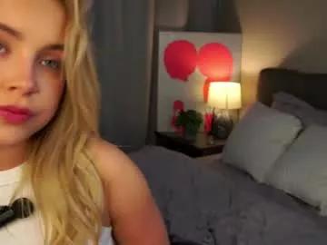 lipswithsmileonthem on Chaturbate