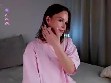 lipswithsweetonthem on Chaturbate