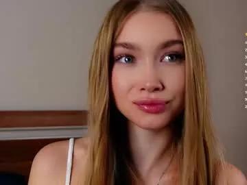 lipswithsweetonthem on Chaturbate