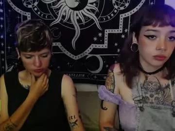 lovelockedlips on Chaturbate
