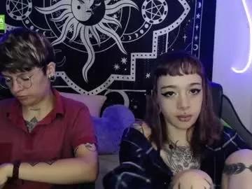 lovelockedlips on Chaturbate
