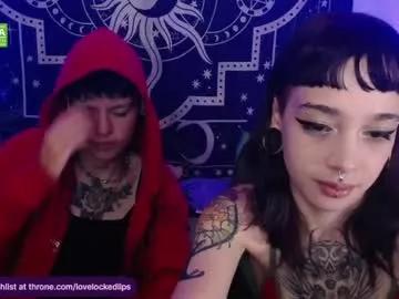 lovelockedlips on Chaturbate