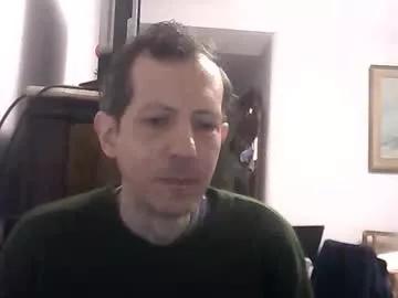 Freechat lucianoaxel on Chaturbate