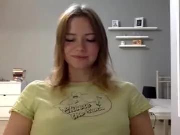 lux_millie on Chaturbate