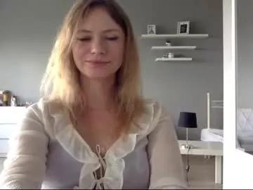 lux_millie on Chaturbate