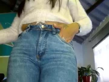 Freechat luzzy_cam on Chaturbate