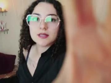 merida_bell18 on Chaturbate