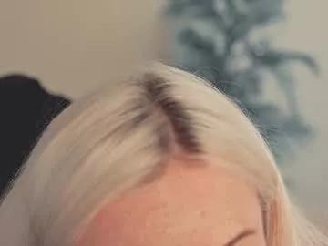 Freechat mia_milagros on Chaturbate