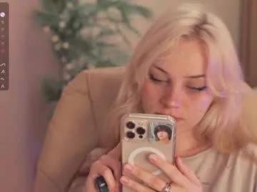 Freechat mia_milagros on Chaturbate