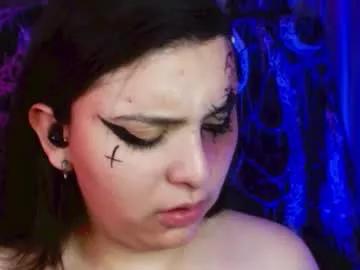 Freechat mikaskullcs on Chaturbate