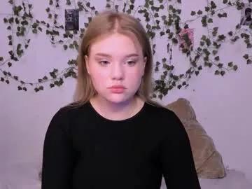 Freechat mina27372 on Chaturbate