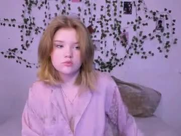 Freechat mina27372 on Chaturbate