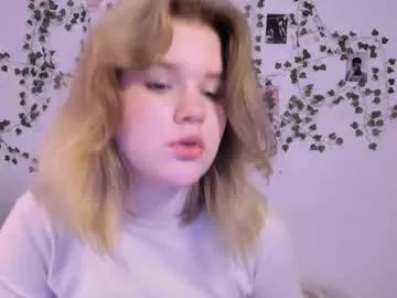Freechat mina27372 on Chaturbate