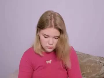 Freechat mina27372 on Chaturbate
