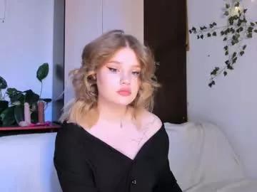 Freechat mina27372 on Chaturbate