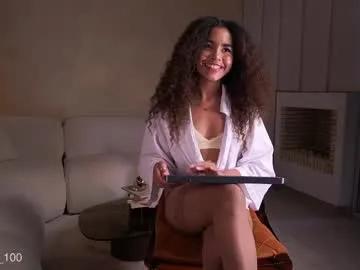 paulacora100 on Chaturbate