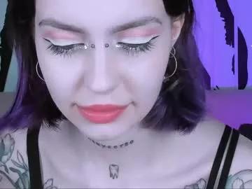 prettybones on Chaturbate