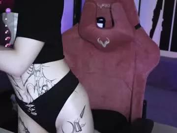 prettybones on Chaturbate