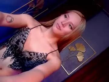 queena10 on Chaturbate