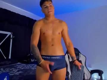 santiagoreyesft on Chaturbate