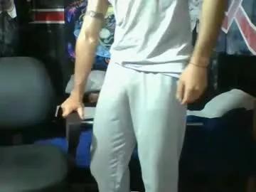 trizquelmen on Chaturbate