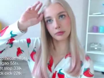 vickyfuckingdoll on Chaturbate
