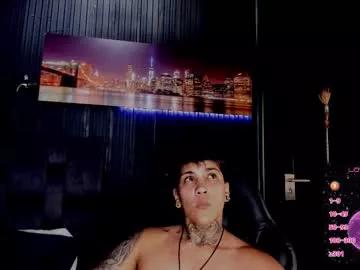 zhoestrong on Chaturbate