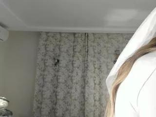 hilda_cusson on Flirt4Free 