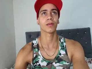 Offline maximiliano_fire on Flirt4Free