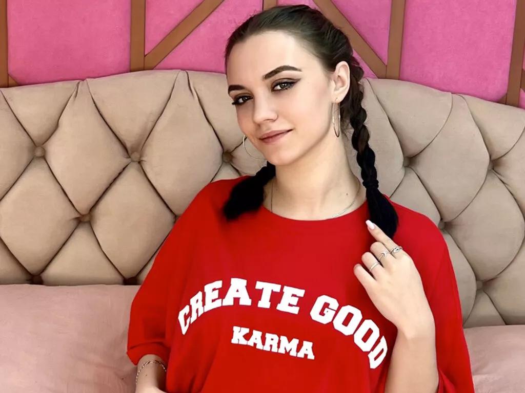 AriadnaHolter on LiveJasmin