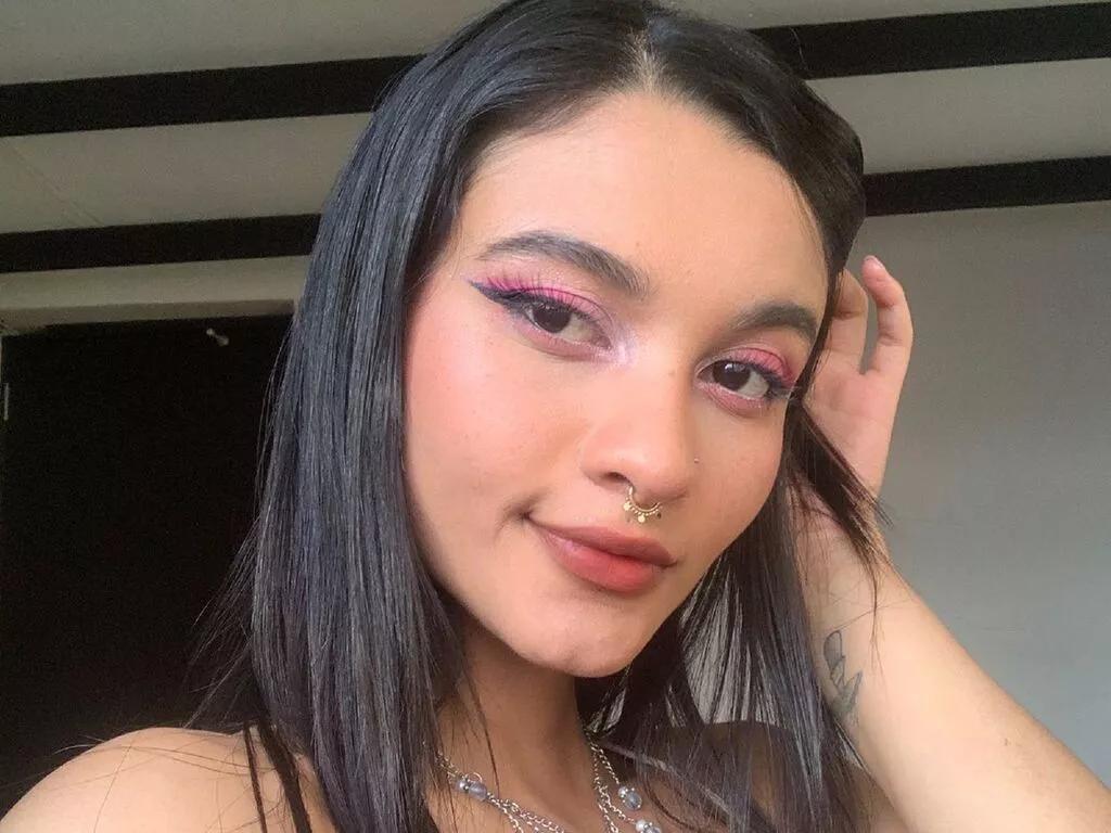 DakotaRoux on LiveJasmin