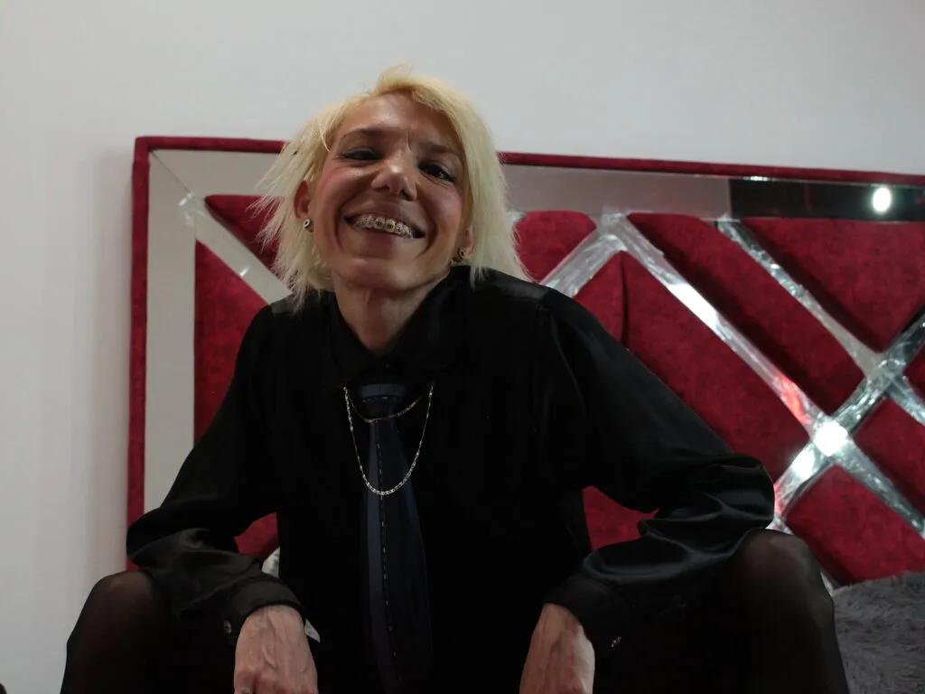 KloeSwings on LiveJasmin