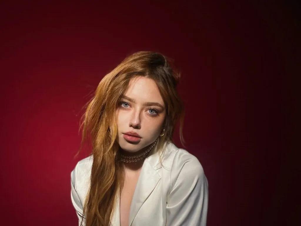 LoraBarren on LiveJasmin