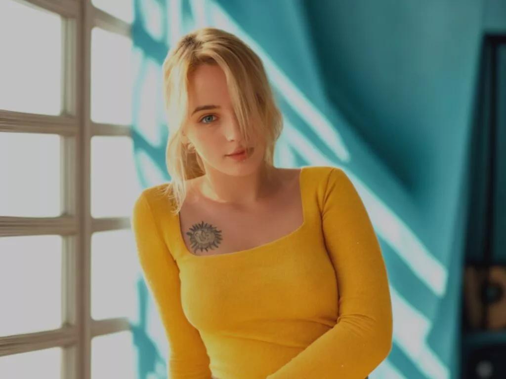 LornaCatts on LiveJasmin 