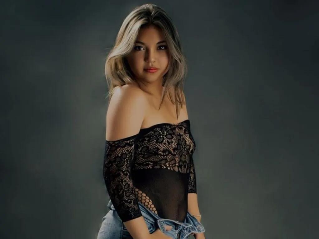 LuzRoha on LiveJasmin