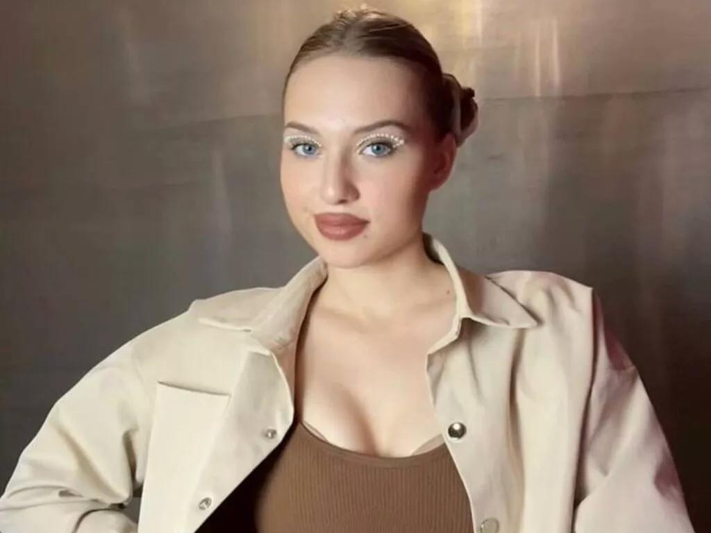 LynHerlan on LiveJasmin 