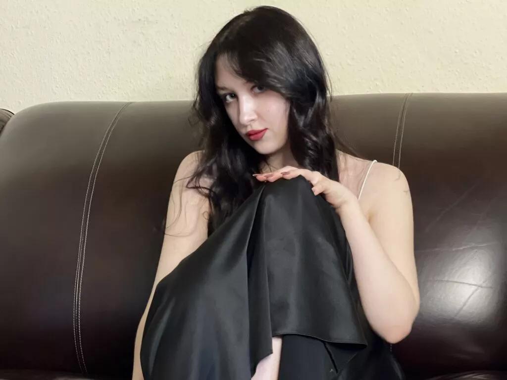 SaraWhisper on LiveJasmin 