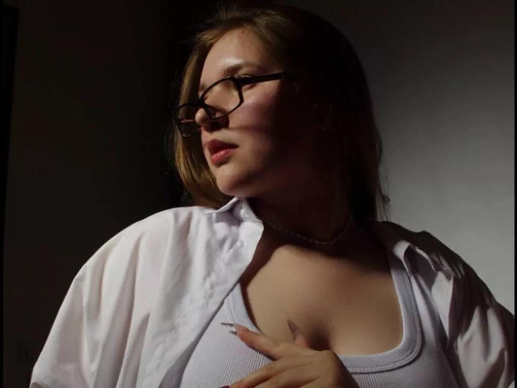WhiteeChloee on LiveJasmin 