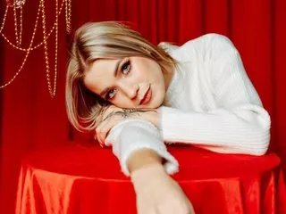 Group Alyonaqueenn on Streamate