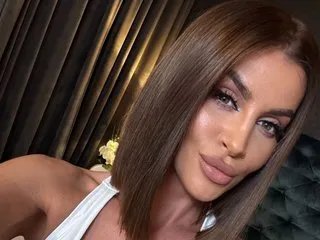 Offline AneMarieArt on Streamate