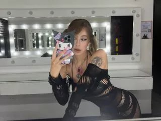 Offline JuneEvanss on Streamate