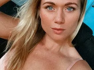 Offline KateDivineUK on Streamate