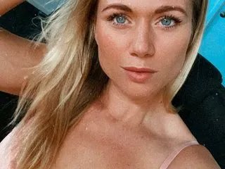 Offline KateDivineUK on Streamate