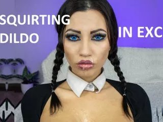 Offline LiaLennice on Streamate