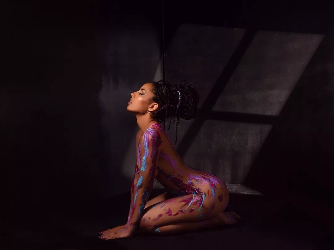 Offline MirandaYong on Streamate