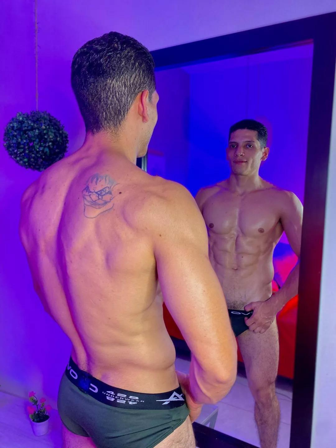 Steven_94 on Streamate 